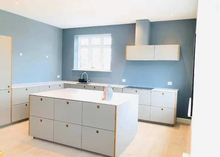 Aday - 4 Bedroom - Modern Living - *